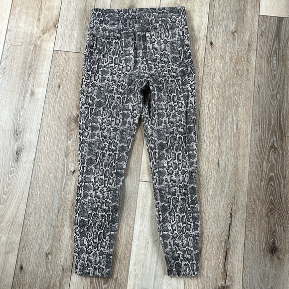 SPANX Jean-ish Snake Skin Print Jeggings Leggings Pants - Picture 7 of 13